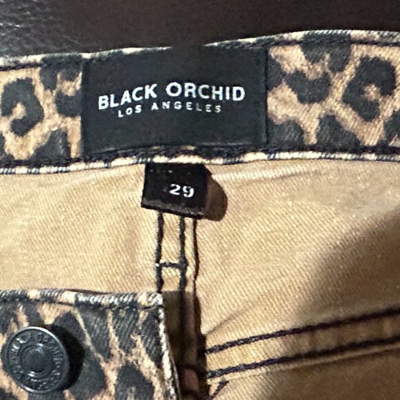 Black Orchard Carmen Cheetah Print Jeans - Picture 7 of 11